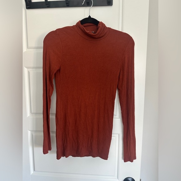 Wilfred Ribbed Long Sleeve Tee - Rust - Picture 1 of 3